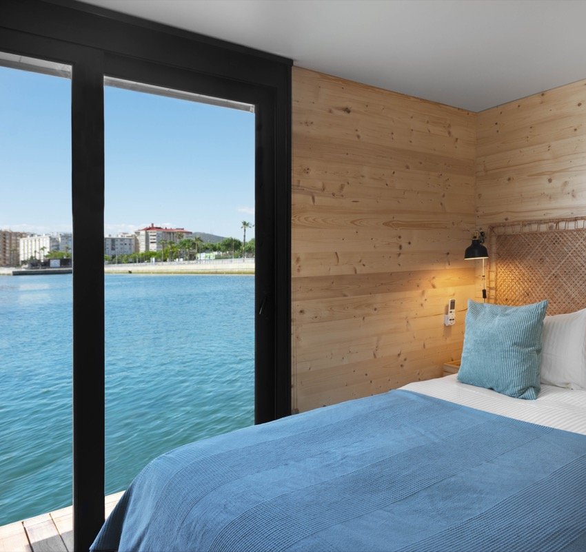 Dormitorio de una casa flotante